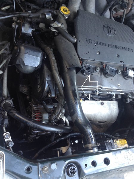 Патрубок системы охлаждения 16571-20060   Toyota Camry