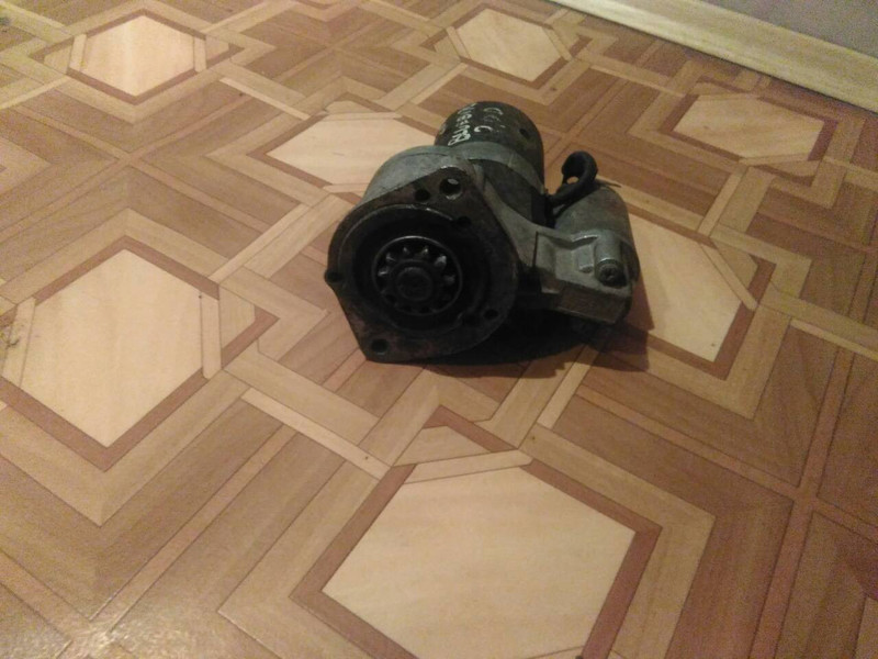 Стартер Nissan Bluebird  1988 2.0 Дизель 