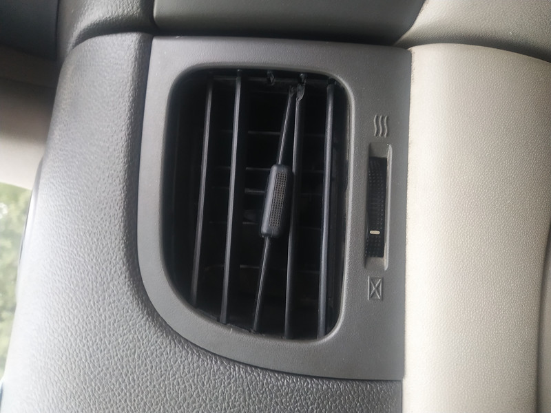 Дифлектор воздуховод правый Hyundai Accent  2006 1.4 Бензин 