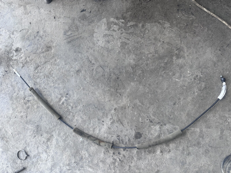 Тросик ручки открывание двери левая водительская Nissan Juke  2010 універсал 1.6 Бензин 