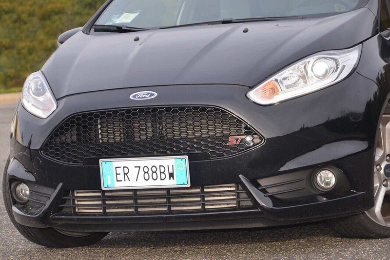 Решетка радиатора 1778260   Ford Fiesta