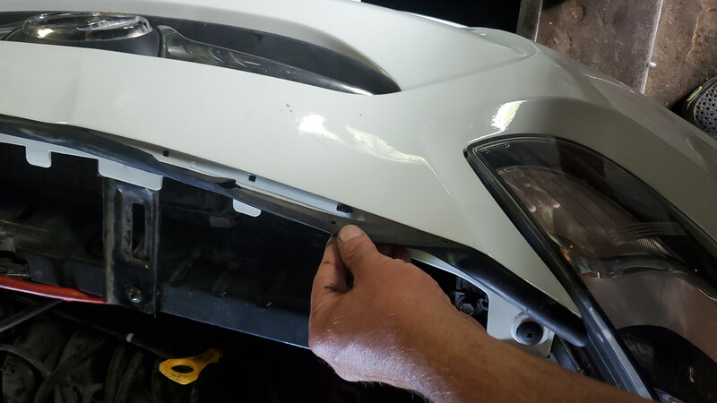 Резина бампера Hyundai Accent  2016 1.6 Бензин 