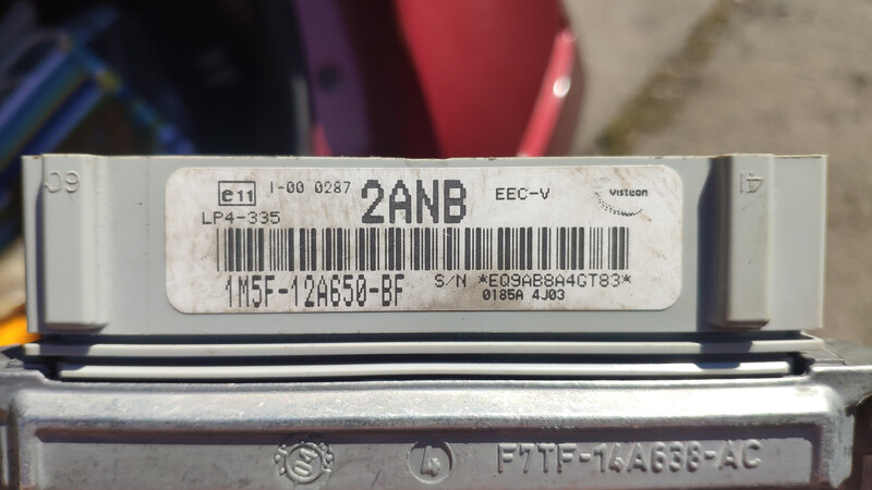 Блок управления двигателя 1M5F-12A650-BF   Ford Focus