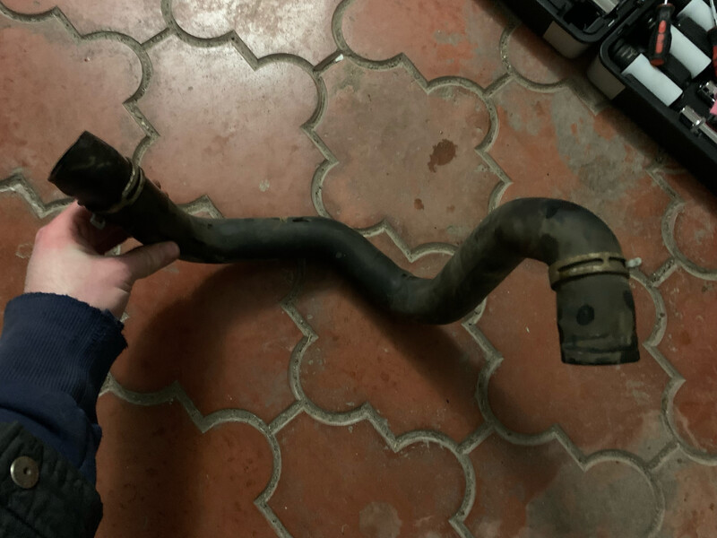 Патрубок води Renault Scenic 3 2013 г.  1.6 л дизель Ровно