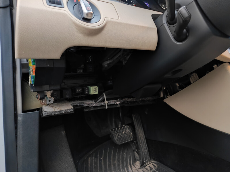 Торпеда нижняя левая части где крепиться бардачек Volkswagen Passat CC  2011 2.0 Бензин Ахтырка