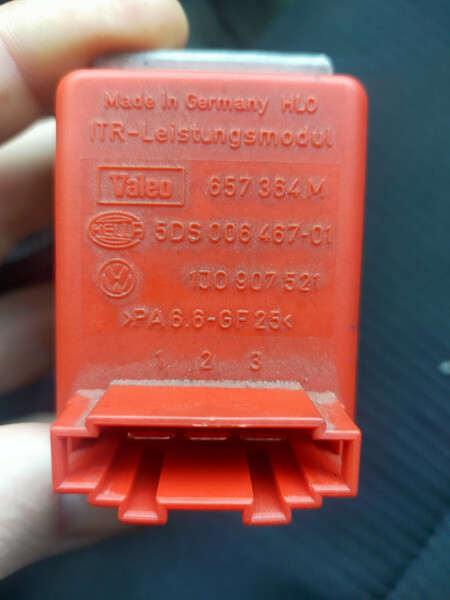 Резистор печки Volkswagen Bora 2002 г.  1.6 л бензин