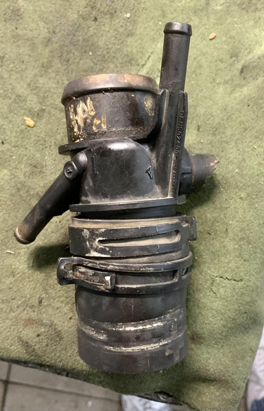 Верхний патрубок радиатора Land Rover Range Rover 2011 г.  3.6 л дизель Одесса