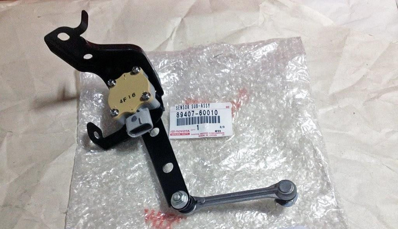 Датчик рівня кузова Lexus LX 2006 р.  4.7 л бензин Чорноморськ