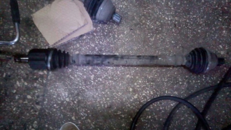 Полуось правя Audi TT купе 2004 р.  1.8 л бензин Рожище