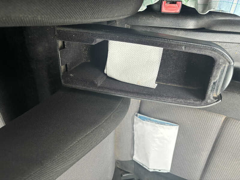 Подлокотник Volkswagen Golf 4  2002 универсал 1.9 Дизель Дубно