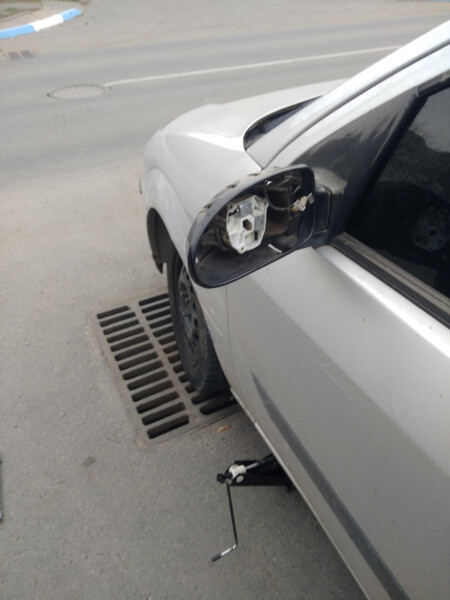 Зеркало левое Ford Focus  1999 универсал 1.8 Дизель 