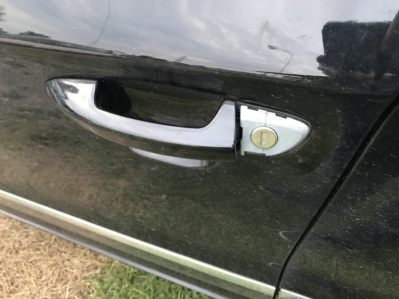 Накладка ручки дверной водительской (дорейстайл) Volkswagen Passat CC  2011 2.0 Бензин Киев