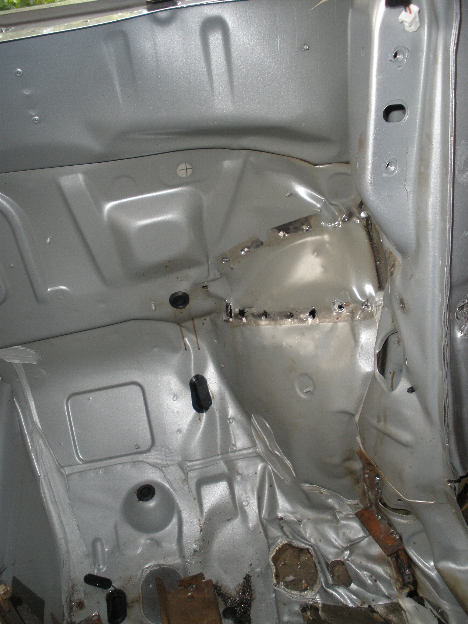 Переднее правое крыло Renault Logan 2  2013 1.2 Бензин Кременчуг
