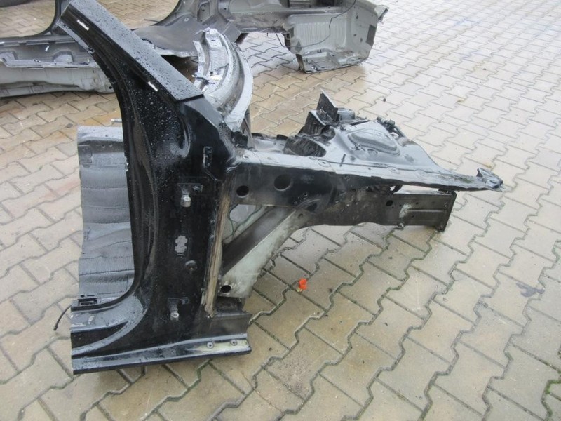 Четверть перед права Audi A4 B8  2013 2.0 Бензин Луцк