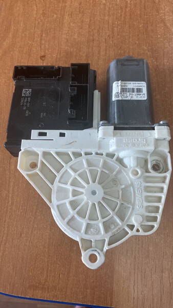 Стеклоподъемник левый водительской двери Volkswagen Passat CC  2012 2.0 Бензин Одесса