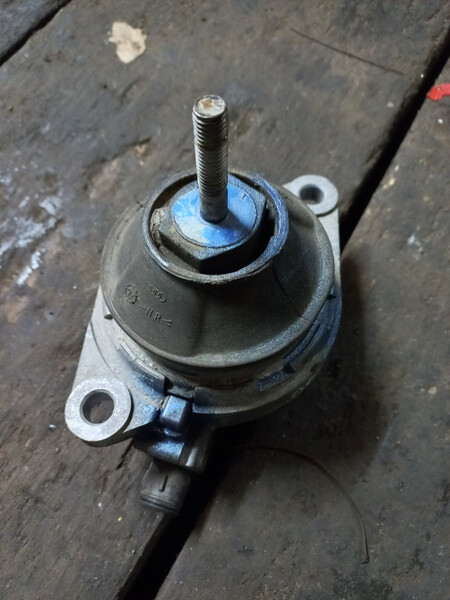 Гидроопора двигателя Audi A6 C4 1996 г.