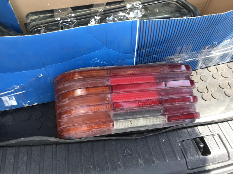 Задние фонари Mercedes E-Class 123 универсал 1982 г.  2.5 л бензин