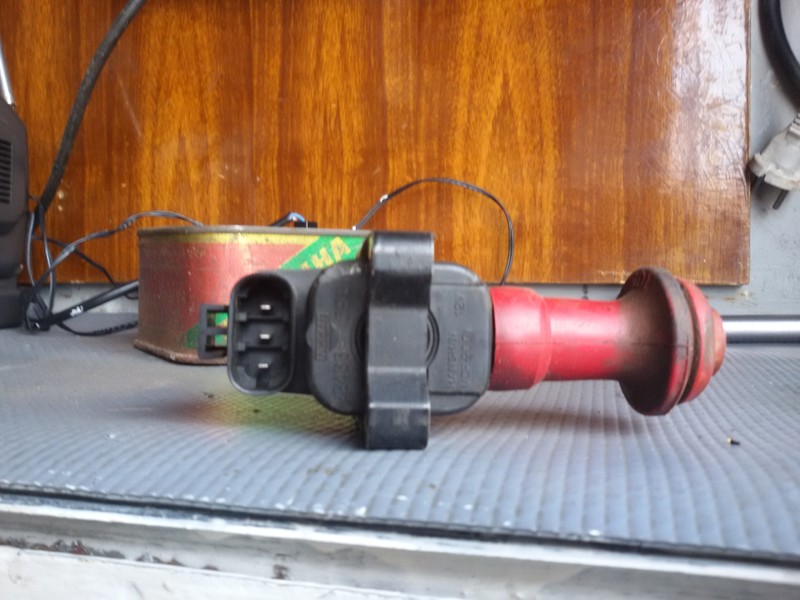 Катушка зажигания Nissan Bluebird  1990 хэтчбек 1.8 Бензин Черкассы