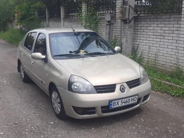 Переднее правое крыло Renault Clio  2006 Днепр