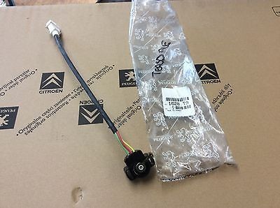 1628t9 Peugeot 605  1992 3.0 Бензин 