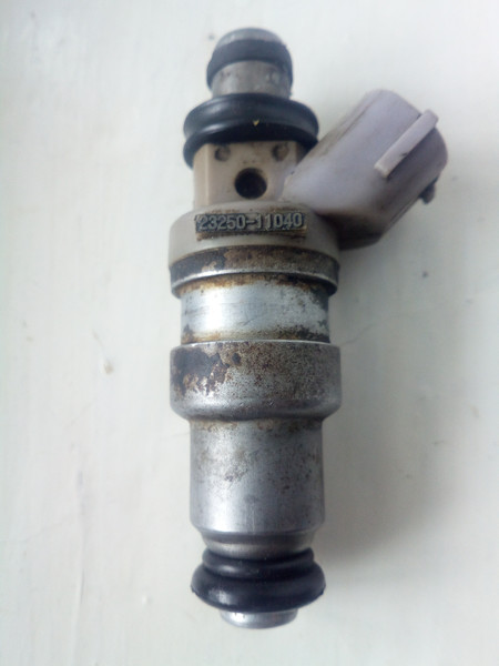Форсунка 23250-11040   Toyota Corolla