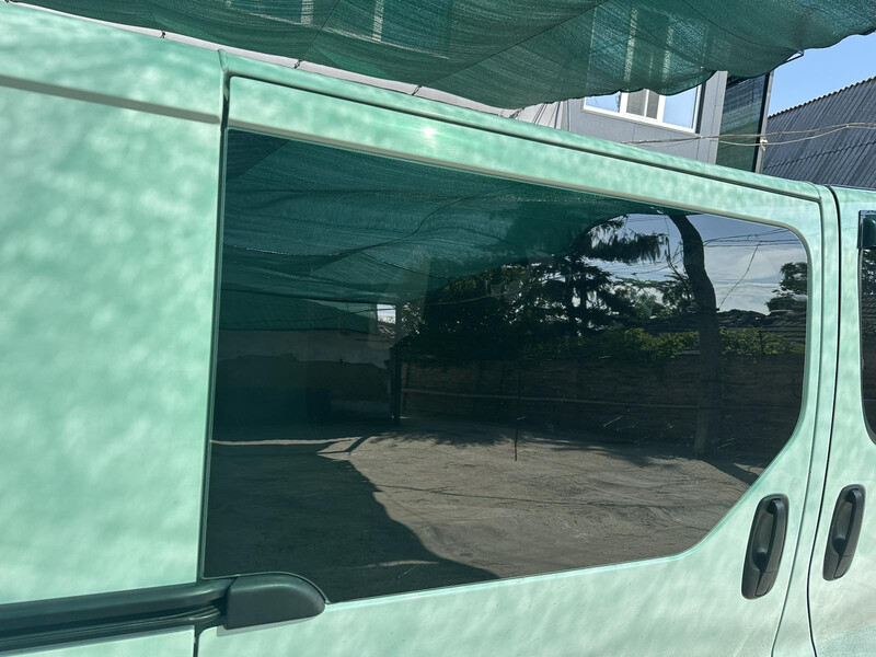 Стекло правое Renault Trafic 2  2006 універсал 1.9 Дизель Ізмаїл