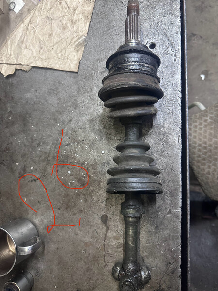 Полуось левая Toyota Carina  1987 1.6 Бензин Одесса