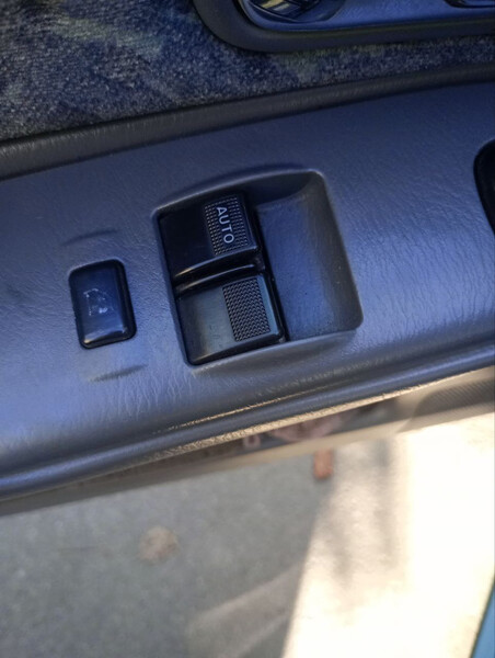 Блок управления стеклоподъемниками Mazda 323  2000 хэтчбек 2.0 Дизель 