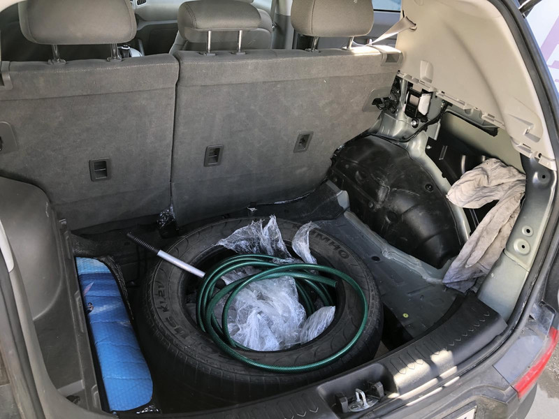 Обшивка багажника правая и средняя часть Kia Sportage 3  2013 универсал 2.4 Бензин Запорожье