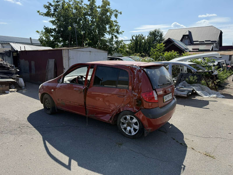 Дверь Hyundai Getz хэтчбек 2008 г.  1.6 л бензин Белая Церковь