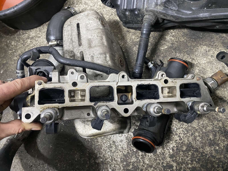 Топливная рампа Volkswagen Touran  2007 хэтчбек 1.4 Бензин Христиновка