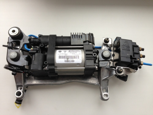 Компресор пневмопідвіски 7P0698007   Volkswagen Touareg