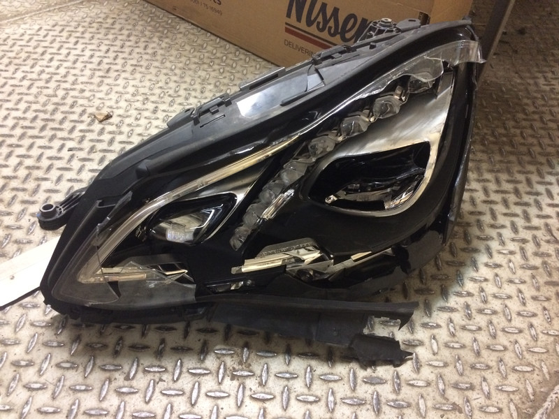 Галогенна фара ліва Mercedes-Benz E-Class 212 рестайл 2013 універсал 2.5 Дизель Київ