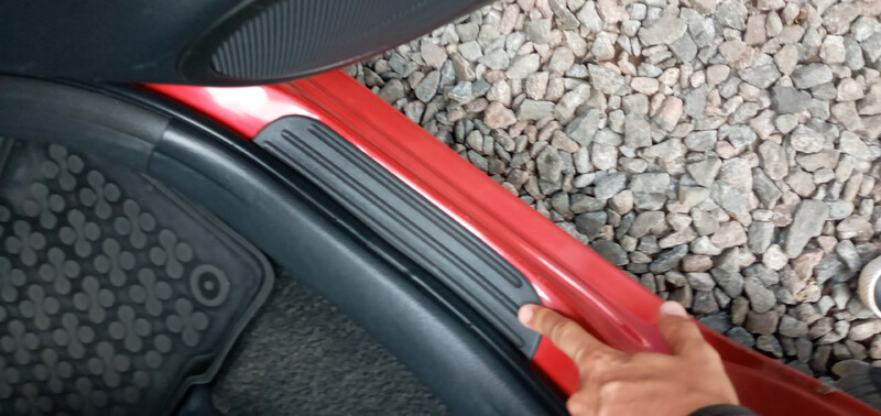 Накладки на пороги Toyota RAV4  2010 2.0 Бензин Желтые Воды