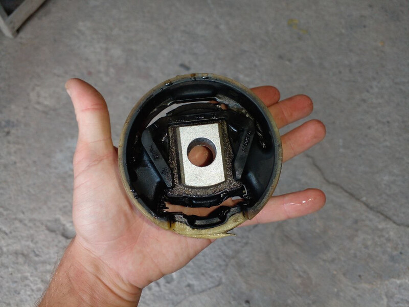 Подушки двигателя Volkswagen Tiguan 2018 г.  150.0 л дизель Одесса