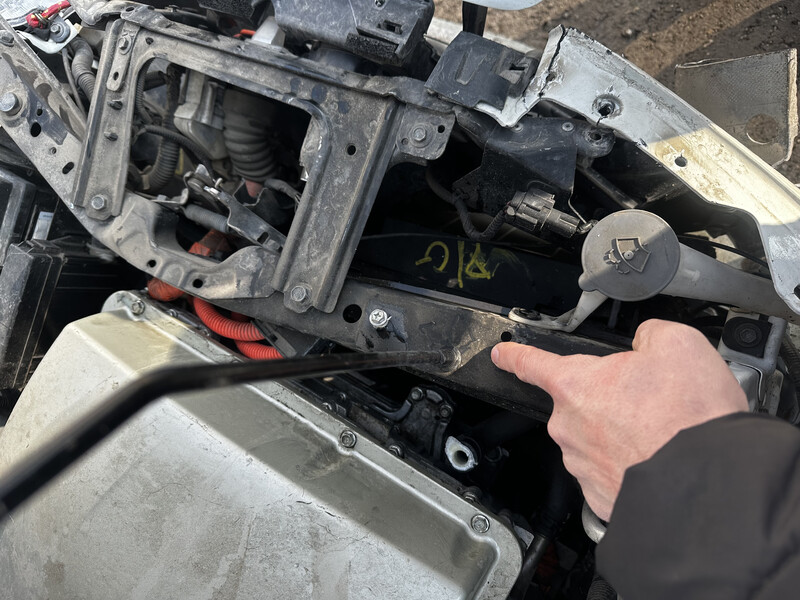 Рамка радіатора Nissan Leaf  2016 хетчбек 8.0 Электро 