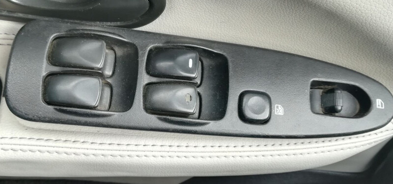 Блок кнопок стеклоподъемника Mitsubishi Carisma  2003 1.8 Бензин Запорожье