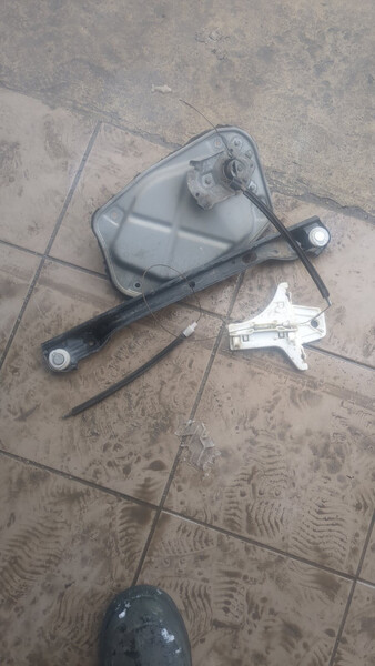 Стеклоподъемник задний правый Volkswagen Golf 5  2006 1.9 Дизель Городенка