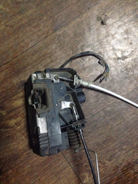 Замок дверей передній правий Opel Astra  2006 1.4 Бензин Черкассы