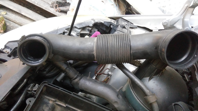 Воздушный патрубок A6400900929   Mercedes A-Class, Mercedes B-Class