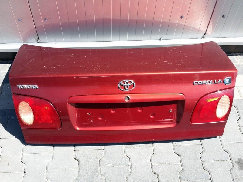 Крышка багажника 64401-1A700   Toyota Corolla
