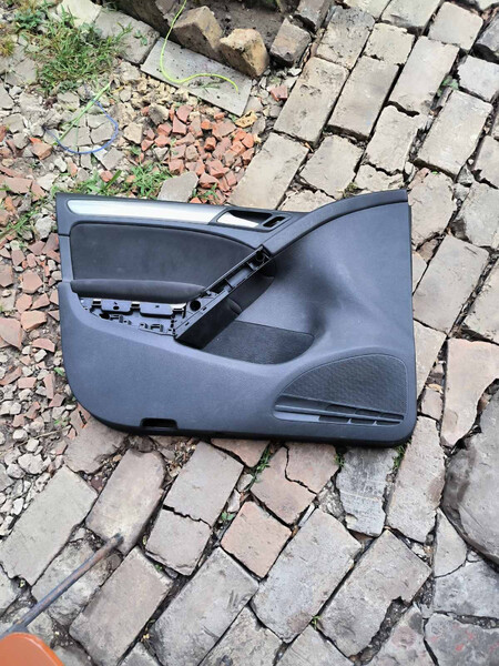 Карта водительской двери, пластик Volkswagen Golf 6  2011 универсал 1.6 Дизель Луцк