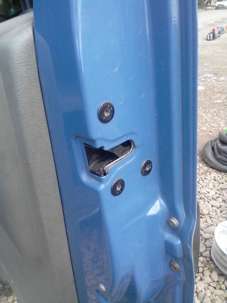 Замок двері Opel Movano  2003 2.5 Дизель 