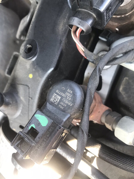 Форсунка Skoda Octavia A5 универсал 2011 г.  1.6 л дизель