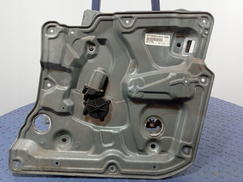 Електросклопідйомник передній правий Nissan Primera P12, QR20DE 2002 хетчбек 2.0 Бензин 