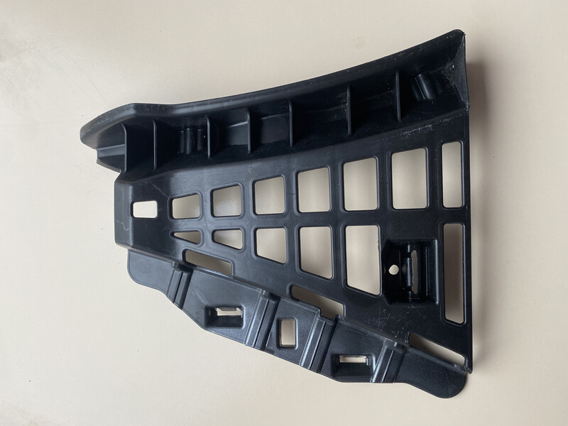 Кронштейн переднього бампера Volkswagen Passat R-line 2018 1.8 Бензин Львів