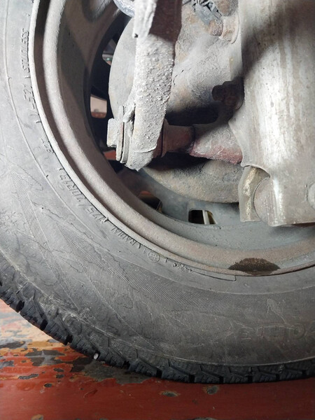 Болт задньої підвіски (ступичний) Mazda 323 bf 1988 хетчбек 1.5 Бензин 