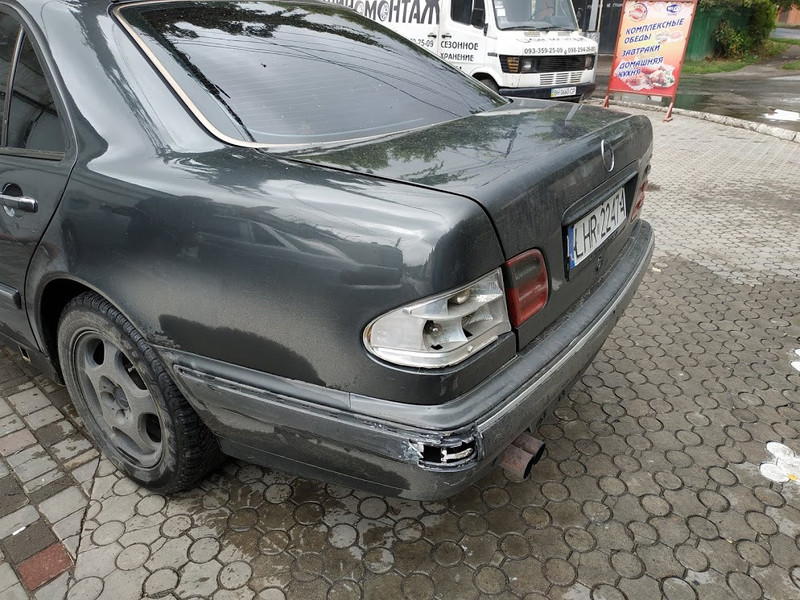 Накладка бампера Mercedes E-Class 2000 г.  2.2 л дизель Одесса