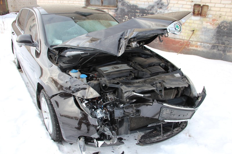 Крыло переднее правое Skoda Superb 2 хэтчбек 2012 г.  1.8 л бензин Краматорск