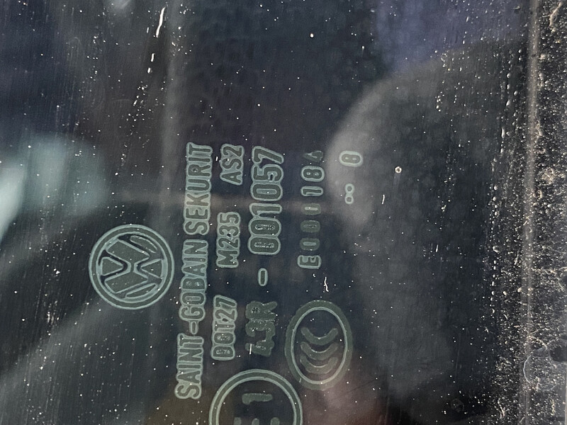 Скло двери водителя гольф5 хетчбек 2008р обовязково Volkswagen Golf  2008 хэтчбек 1.6 Бензин Хуст